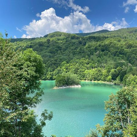 Utopia Lake View Tesila Ngoại thất bức ảnh